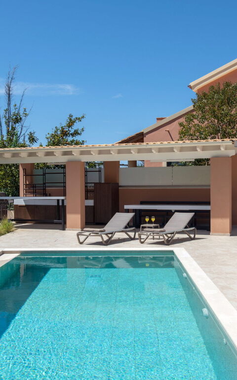 Villa Eleas Ikos: Außen, Draussen, Schwimmbad