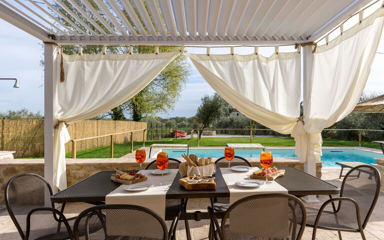 Villa Anna: Balkon / Terrasse / Patio, Draussen, Garten, Schwimmbad