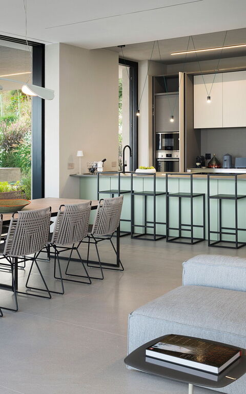 Villa Calypso: Esszimmer, Küche, Wohnzimmer