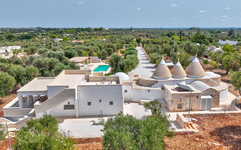 Trulli di Luccio: Ansichten, Schwimmbad