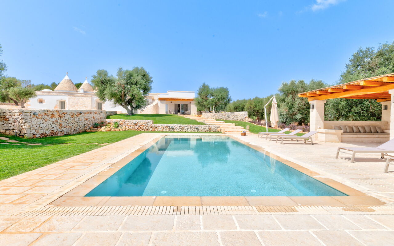 Trulli di Luccio: Außen, Draussen, Schwimmbad