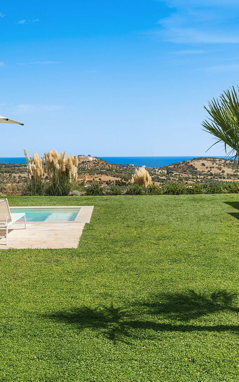 Villa Petite Afrique: Außen, Draussen, Garten, Schwimmbad