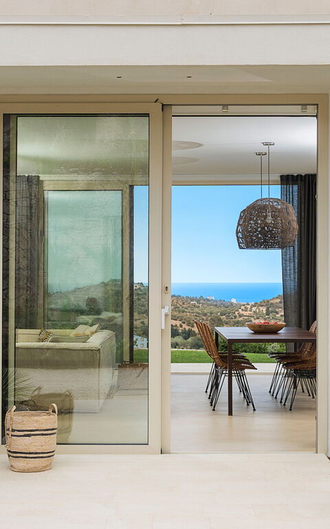 Villa Petite Afrique: Außen, Draussen