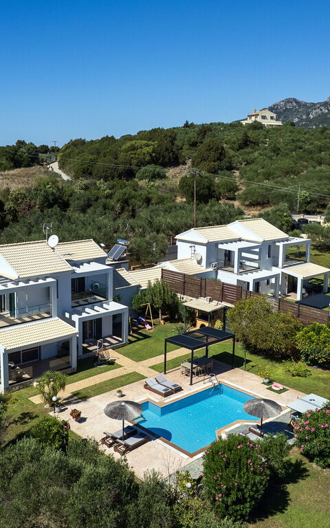 Villa Carreta: Ansichten, Garten, Schwimmbad