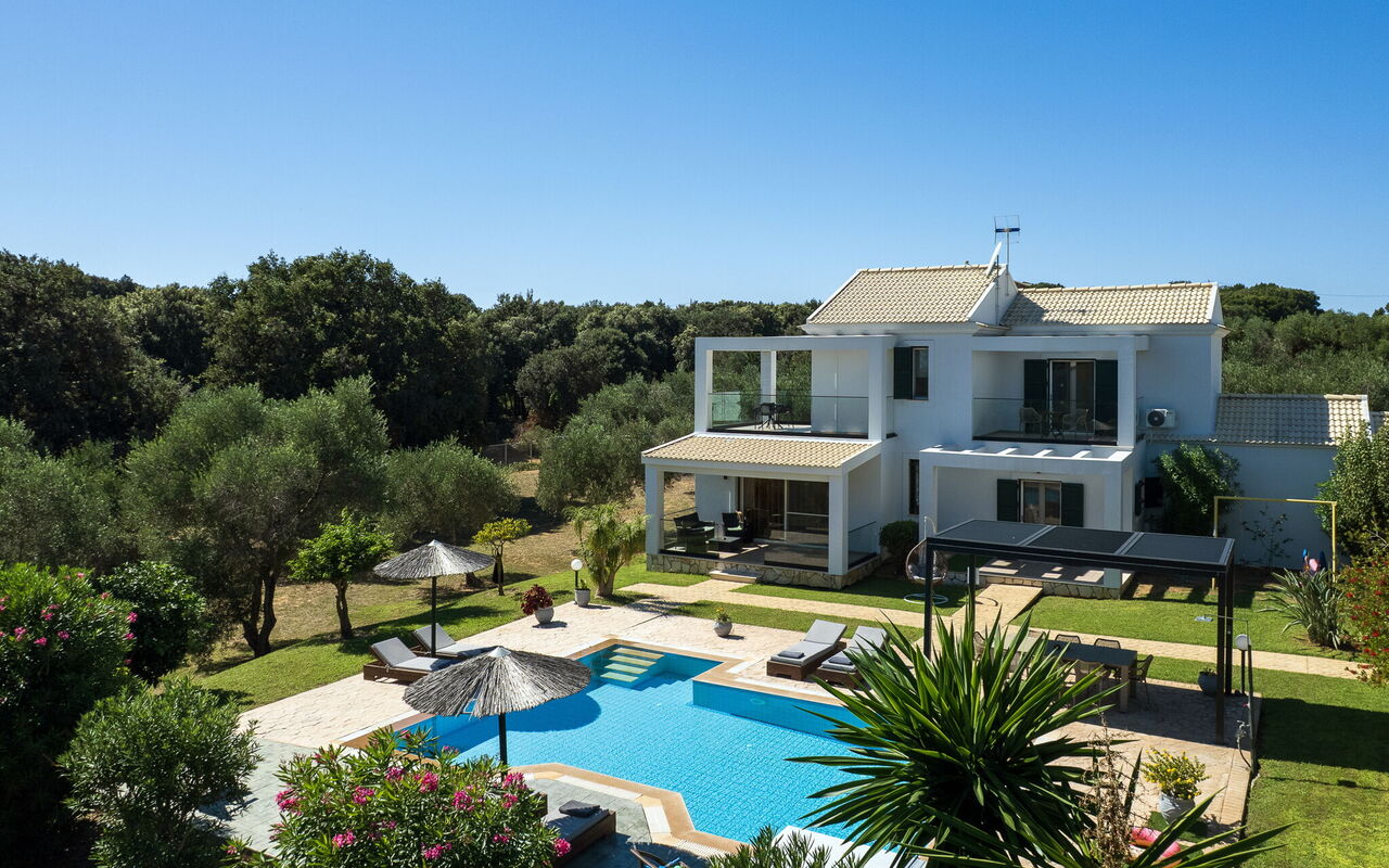 Villa Carreta: Ansichten, Außen, Draussen, Garten, Schwimmbad, Sommer