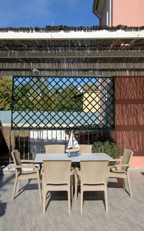 Doctor'S House: Außen, Balkon / Terrasse / Patio, Draussen