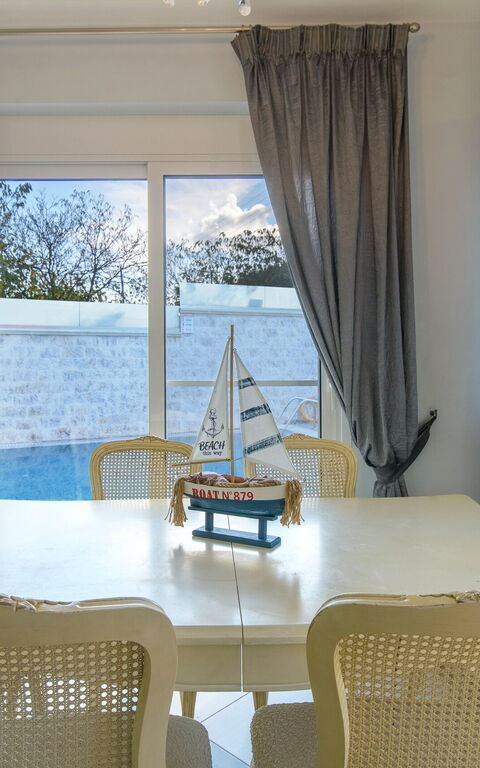 Doctor'S House: Esszimmer