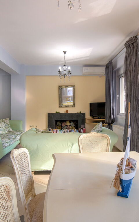 Doctor'S House: Esszimmer, Wohnzimmer