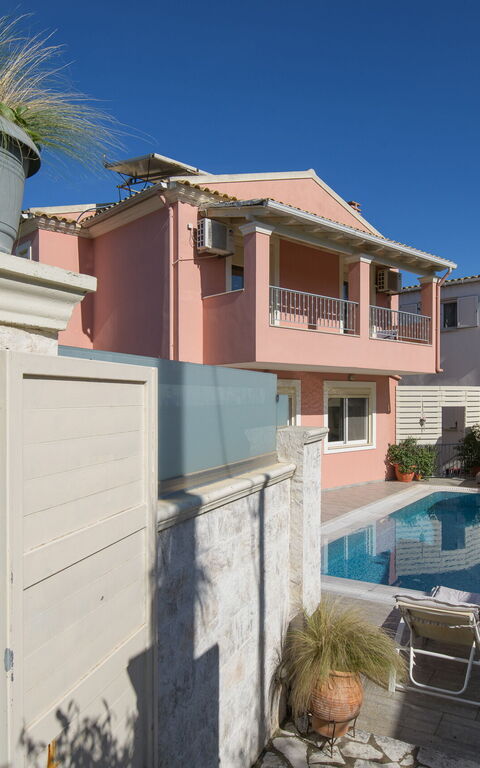 Doctor'S House: Außen, Draussen, Schwimmbad