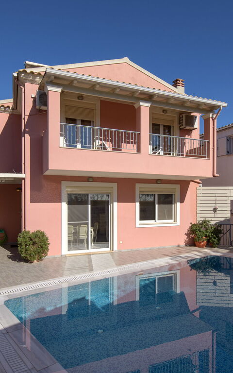 Doctor'S House: Außen, Draussen, Schwimmbad