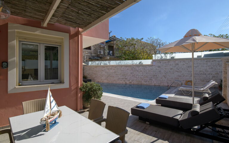 Doctor'S House: Außen, Draussen, Schwimmbad