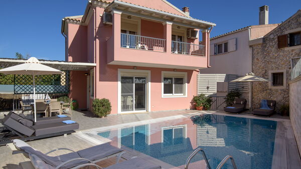 Doctor'S House: Außen, Draussen, Schwimmbad