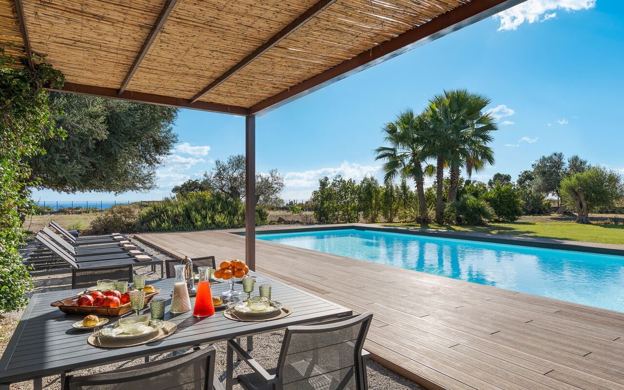 Muna Retreat: Außen, Draussen, Schwimmbad