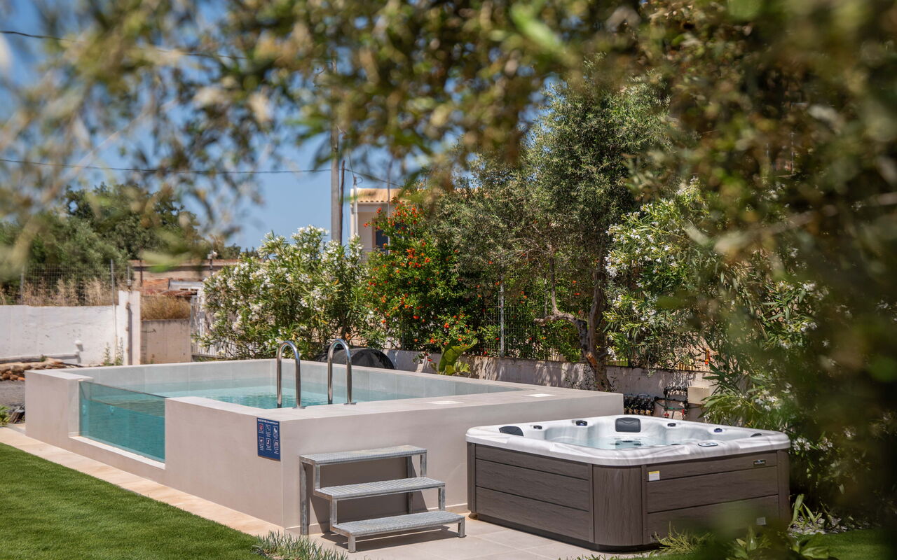 Magnolia: Draussen, Garten, Schwimmbad, Whirlpool