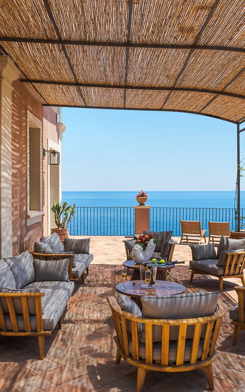 Villa Continella: Ansichten, Balkon / Terrasse / Patio