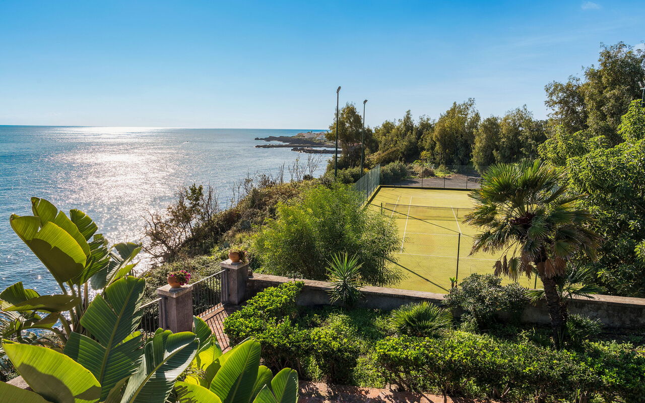 Villa Continella: Ansichten, Außen, Draussen