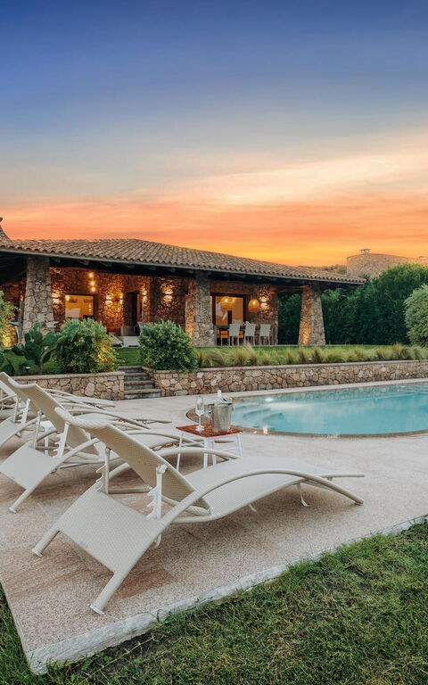 Villa Marinella: Außen, Schwimmbad