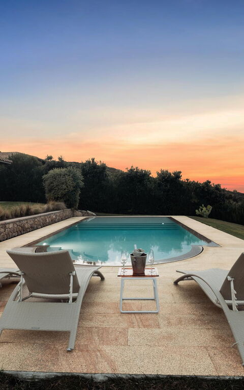 Villa Marinella: Außen, Schwimmbad