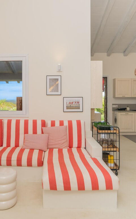 Villa Marinella: Küche, Wohnzimmer