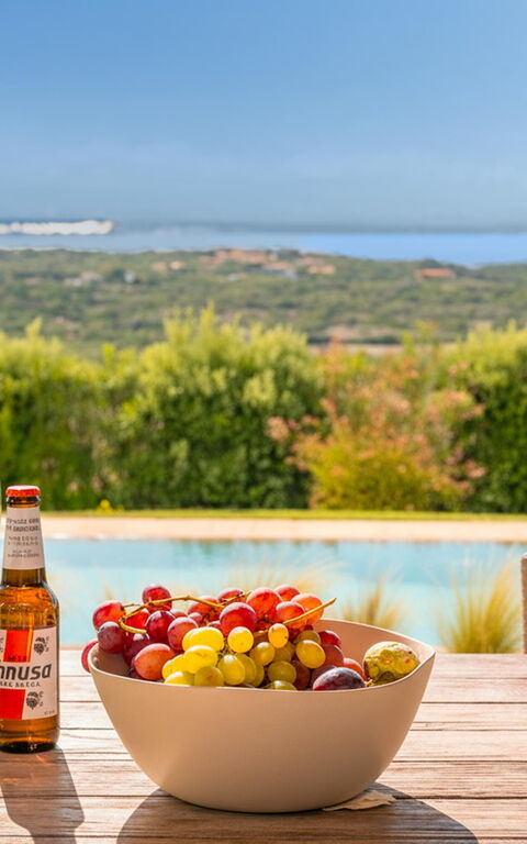 Villa Marinella: Ansichten, Außen, Schwimmbad