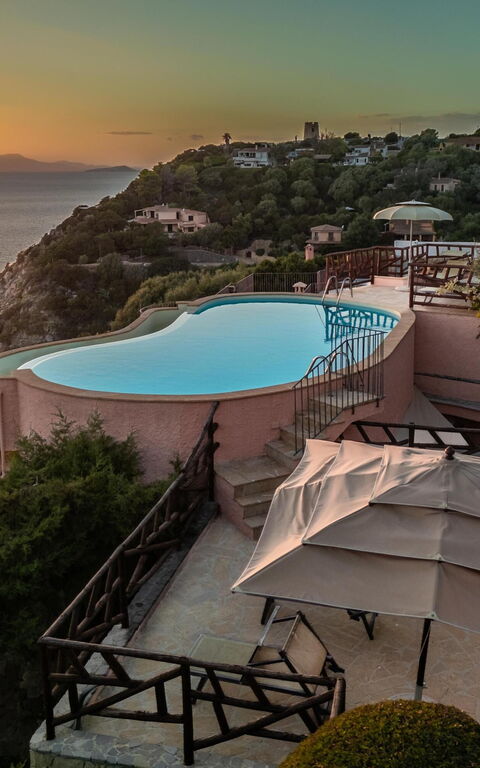 Villa Atlantide: Ansichten, Außen, Draussen, Schwimmbad