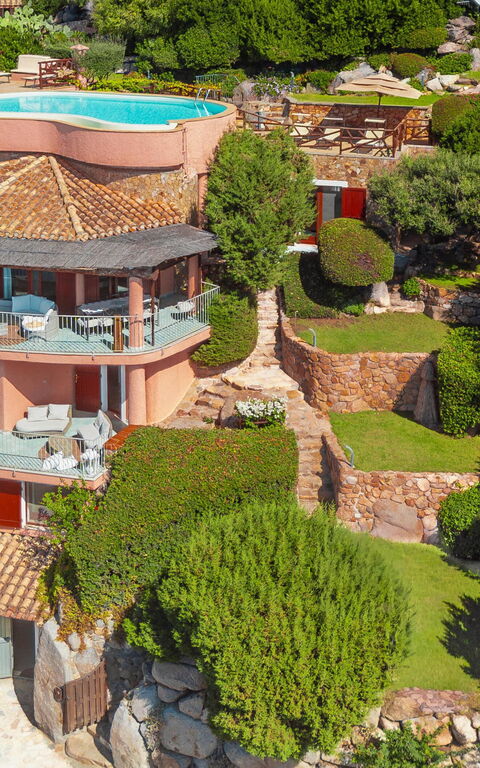 Villa Atlantide: Ansichten, Garten, Schwimmbad