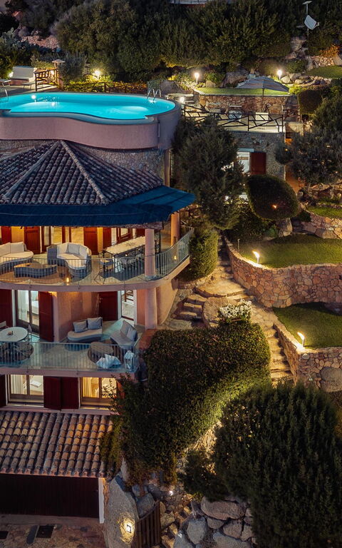 Villa Atlantide: Ansichten, Garten, Schwimmbad