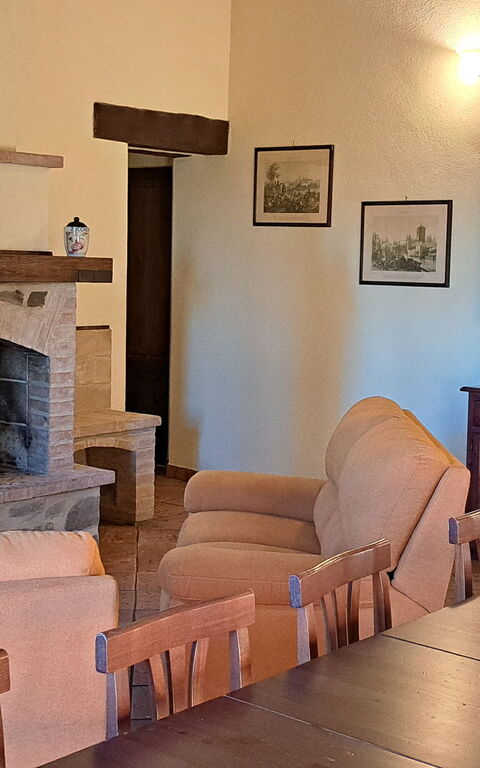 Podere Peteglia: Esszimmer, Wohnzimmer