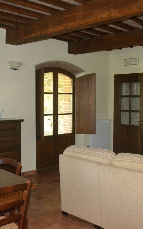 Podere Peteglia: Esszimmer, Wohnzimmer