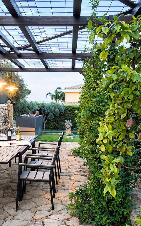 Villa Profumo D'Oriente: Außen, Draussen