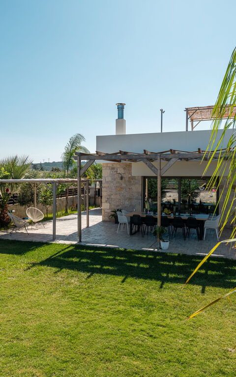 Villa Olympia: Außen, Draussen