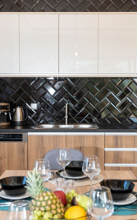 Villa Olympia: Esszimmer, Küche