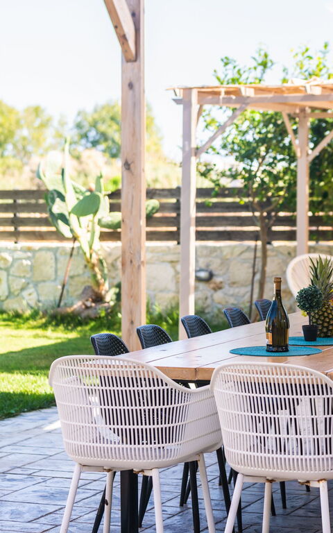 Villa Olympia: Außen, Balkon / Terrasse / Patio, Draussen, Garten