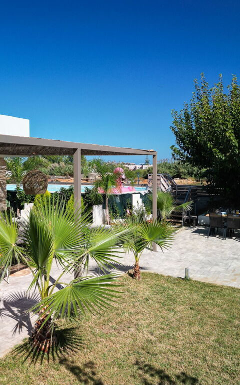 Villa Olympia: Ansichten, Außen, Draussen, Garten