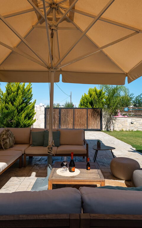 Villa Olympia: Außen, Balkon / Terrasse / Patio, Draussen, Garten