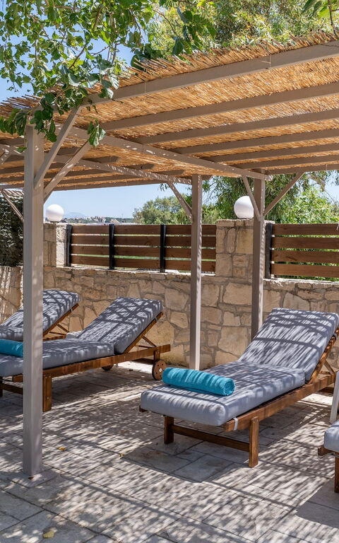 Villa Olympia: Balkon / Terrasse / Patio