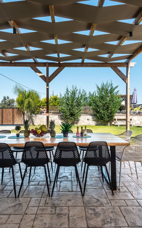 Villa Olympia: Außen, Balkon / Terrasse / Patio, Draussen, Garten