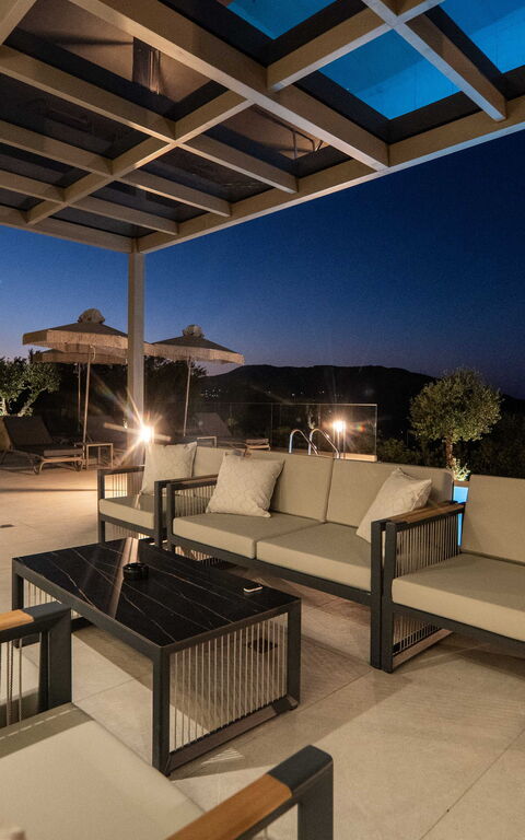 Villa Vasilissa: Außen, Balkon / Terrasse / Patio, Draussen, Schwimmbad
