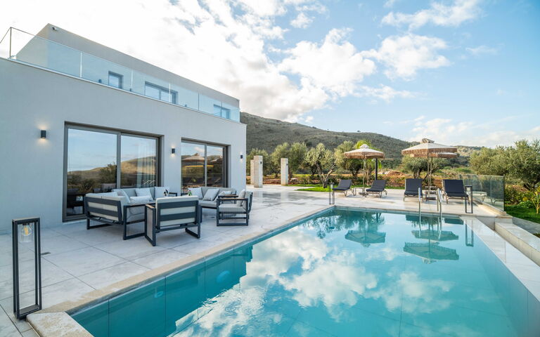 Villa Vasilissa: Außen, Draussen, Schwimmbad