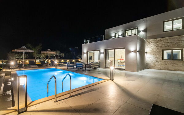 Villa Vasilissa: Schwimmbad