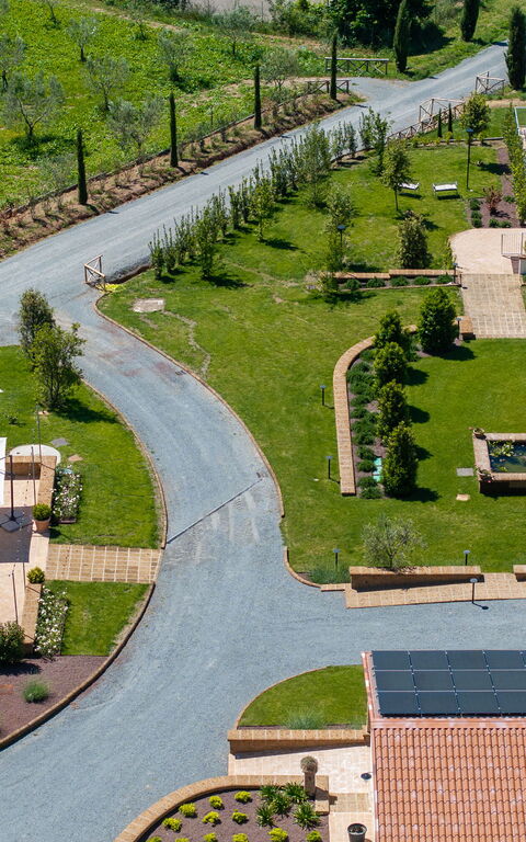 Tenuta Poggio Guiano: Ansichten, Schwimmbad