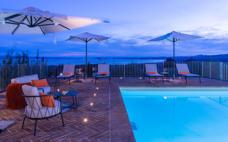 Tenuta Poggio Guiano: Ansichten, Außen, Draussen, Schwimmbad