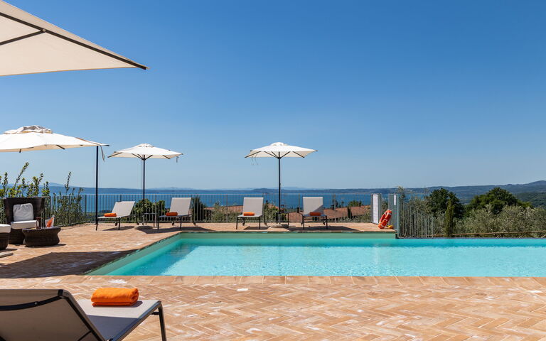 Tenuta Poggio Guiano: Ansichten, Außen, Draussen, Schwimmbad
