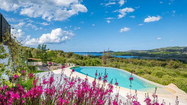 Villa Zephyros: Ansichten, Außen, Draussen, Schwimmbad