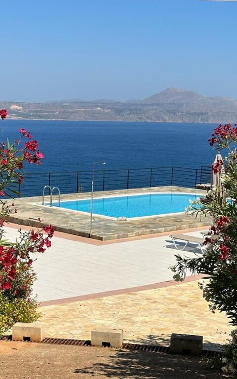 Villa Pi: Ansichten, Außen, Draussen