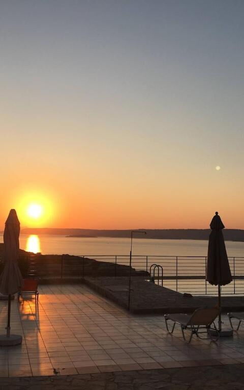 Villa Pi: Ansichten, Außen, Draussen