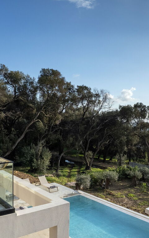 Villa Elais: Ansichten, Draussen, Schwimmbad