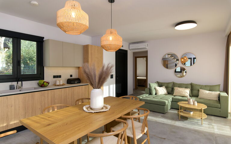 Villa Elais: Esszimmer, Küche, Wohnzimmer