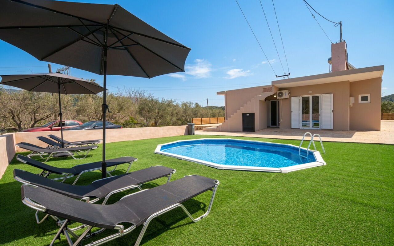 Villa Pasiphae: Außen, Draussen, Schwimmbad