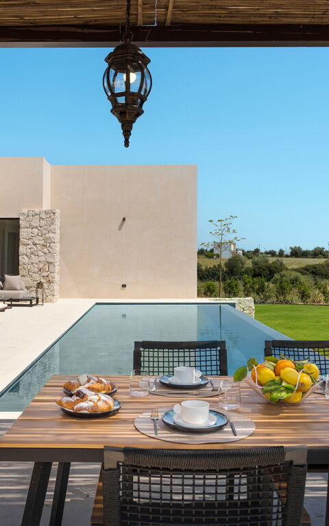 Eos Villa: Außen, Balkon / Terrasse / Patio, Draussen, Garten, Schwimmbad